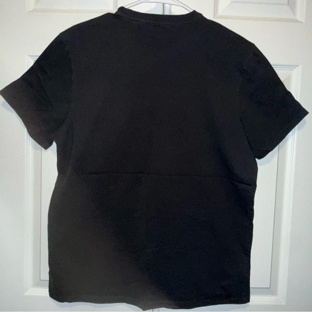 Guess Black T-Shirt with Artistic Graphic - Picture 4 of 5